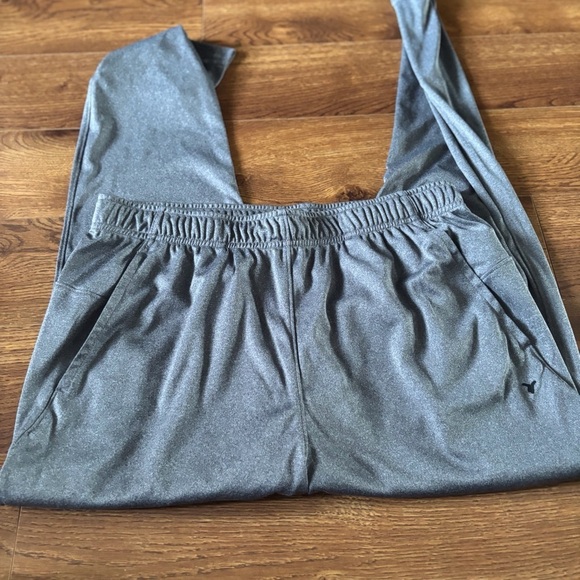 Old Navy Gray Sweatpants Active tapered go-dry in size L - Picture 2 of 6